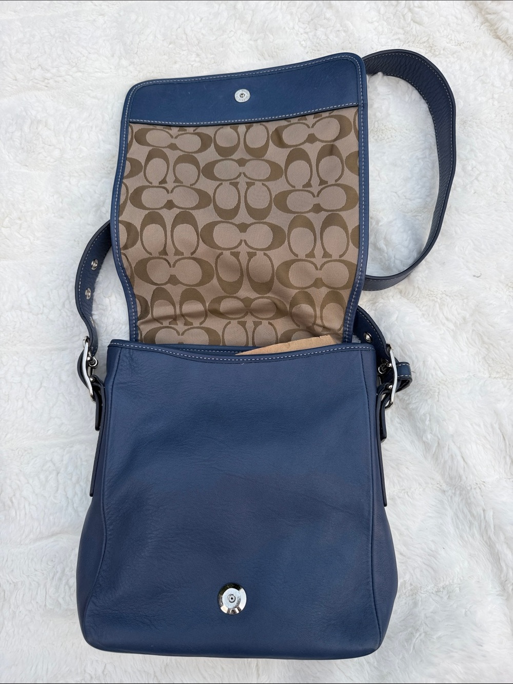 COACH Navy Leather Crossbody Bag - Classic Everyday Carry